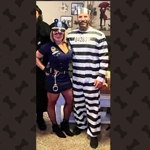 Adult Halloween costumes Officer and Jailbird